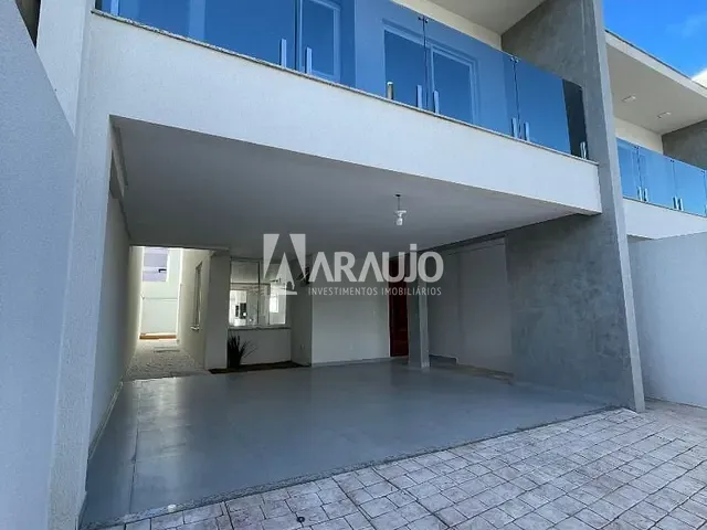 Sobrado com 163m² 3 quartos e 3 banheiros, à venda, no bairro São João em Itajaí