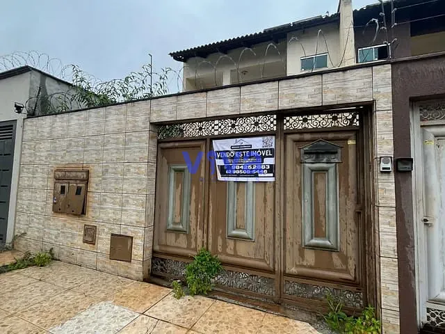 Sobrado com 243m² 4 quartos e 4 banheiros, à venda, no bairro Cardoso em Aparecida de Goiânia
