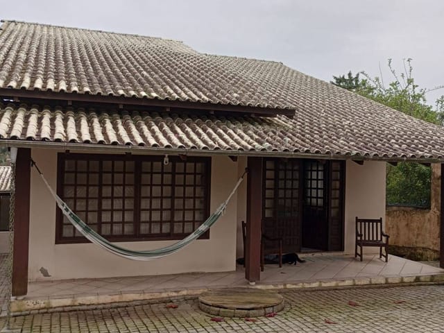 Sobrado com 360m² 4 quartos e 3 banheiros, à venda, no bairro Praia Grande em Penha