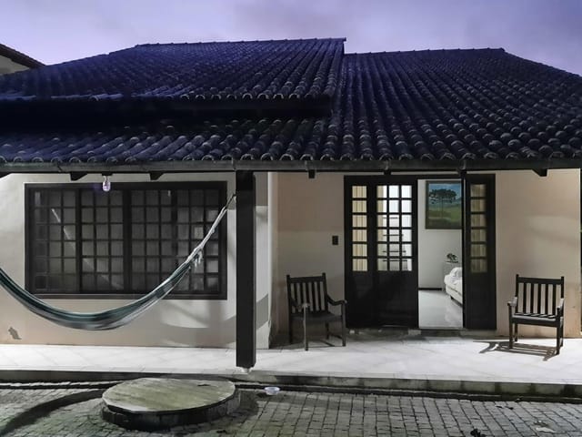 Sobrado com 360m² 4 quartos e 3 banheiros, à venda, no bairro Praia Grande em Penha