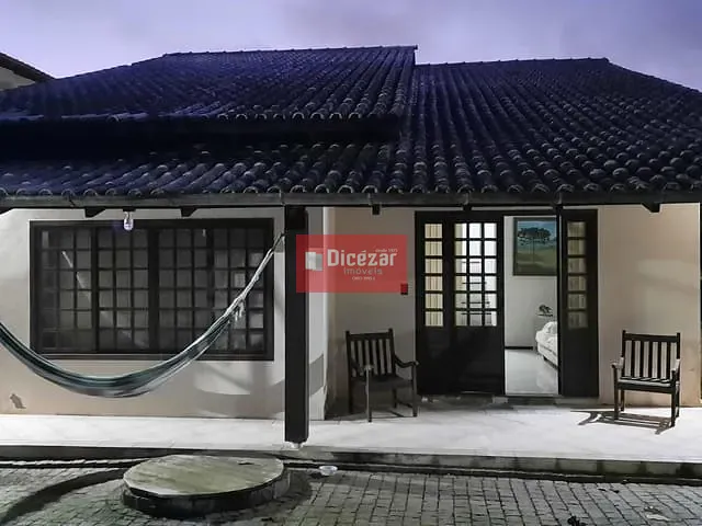 Sobrado com 360m² 4 quartos e 3 banheiros, à venda, no bairro Praia Grande em Penha