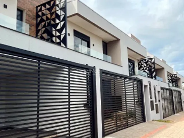 Sobrado 3 quartos e 3 banheiros, à venda, no bairro Centro em Cascavel