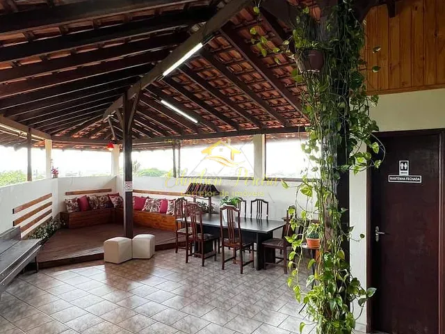 Sobrado com 380m² 2 quartos e 3 banheiros, à venda, no bairro Parque Residencial Joaquim Toledo Piza em Londrina