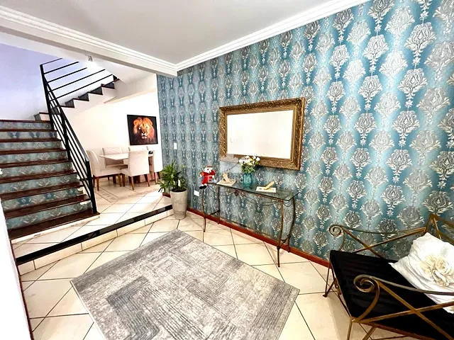 Sobrado com 300m² 3 quartos e 4 banheiros, à venda, no bairro São Pedro em Londrina