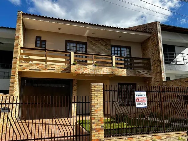 Sobrado 3 quartos e 3 banheiros, à venda, no bairro Centro em Campo Largo