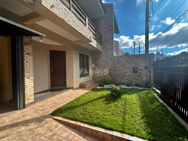Sobrado 3 quartos e 3 banheiros, à venda, no bairro Centro em Campo Largo