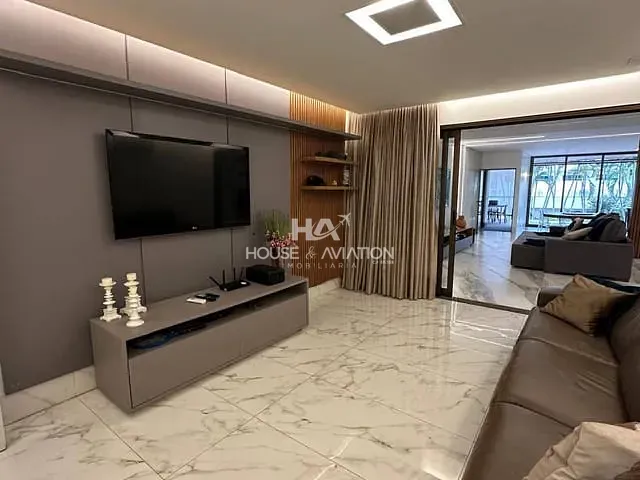 Sobrado com 1500m² 4 quartos e 5 banheiros, à venda, no bairro Residencial Aldeia do Vale em Goiânia