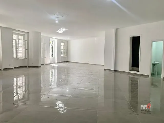 Sobrado para alugar, no bairro Centro em Petrópolis