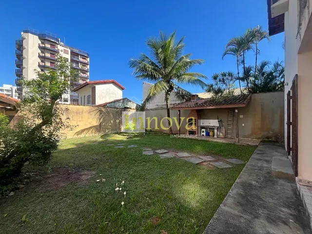 Sobrado 5 quartos e 5 banheiros, à venda ou para alugar, no bairro Martim de Sá em Caraguatatuba