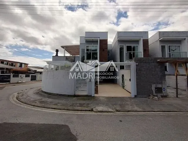 Sobrado com 200m² 2 quartos e 1 banheiro, à venda, no bairro Bela Vista em Palhoça