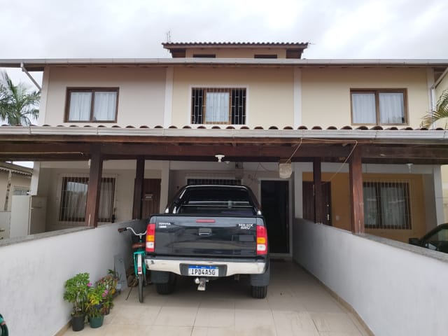 Sobrado 2 quartos e 2 banheiros, à venda, no bairro Bela Vista em Palhoça