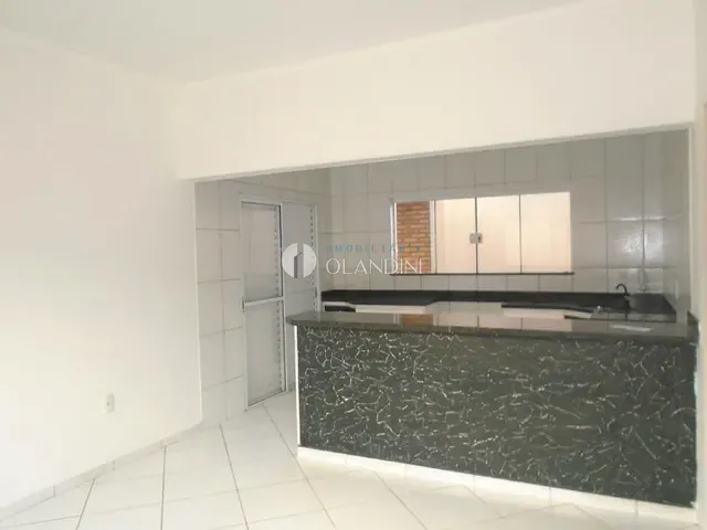 Sobrado com 200m² 3 quartos e 3 banheiros, à venda, no bairro Bela Vista II em Artur Nogueira