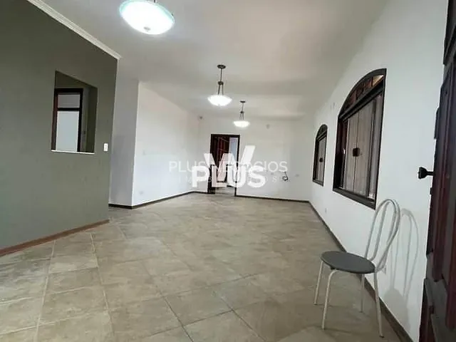 Sobrado com 420m² 3 quartos e 2 banheiros, à venda, no bairro Vila Barão em Sorocaba