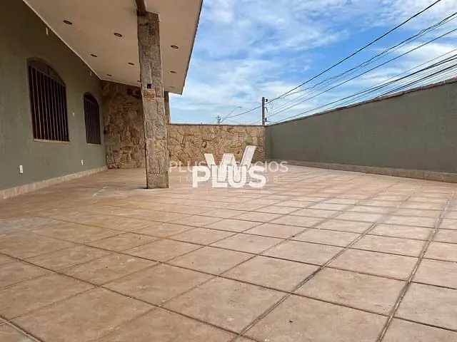 Sobrado com 420m² 3 quartos e 2 banheiros, à venda, no bairro Vila Barão em Sorocaba