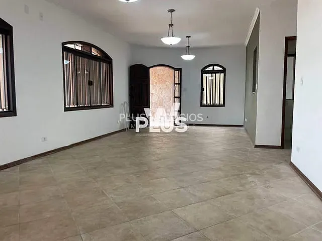 Sobrado com 420m² 3 quartos e 2 banheiros, à venda, no bairro Vila Barão em Sorocaba