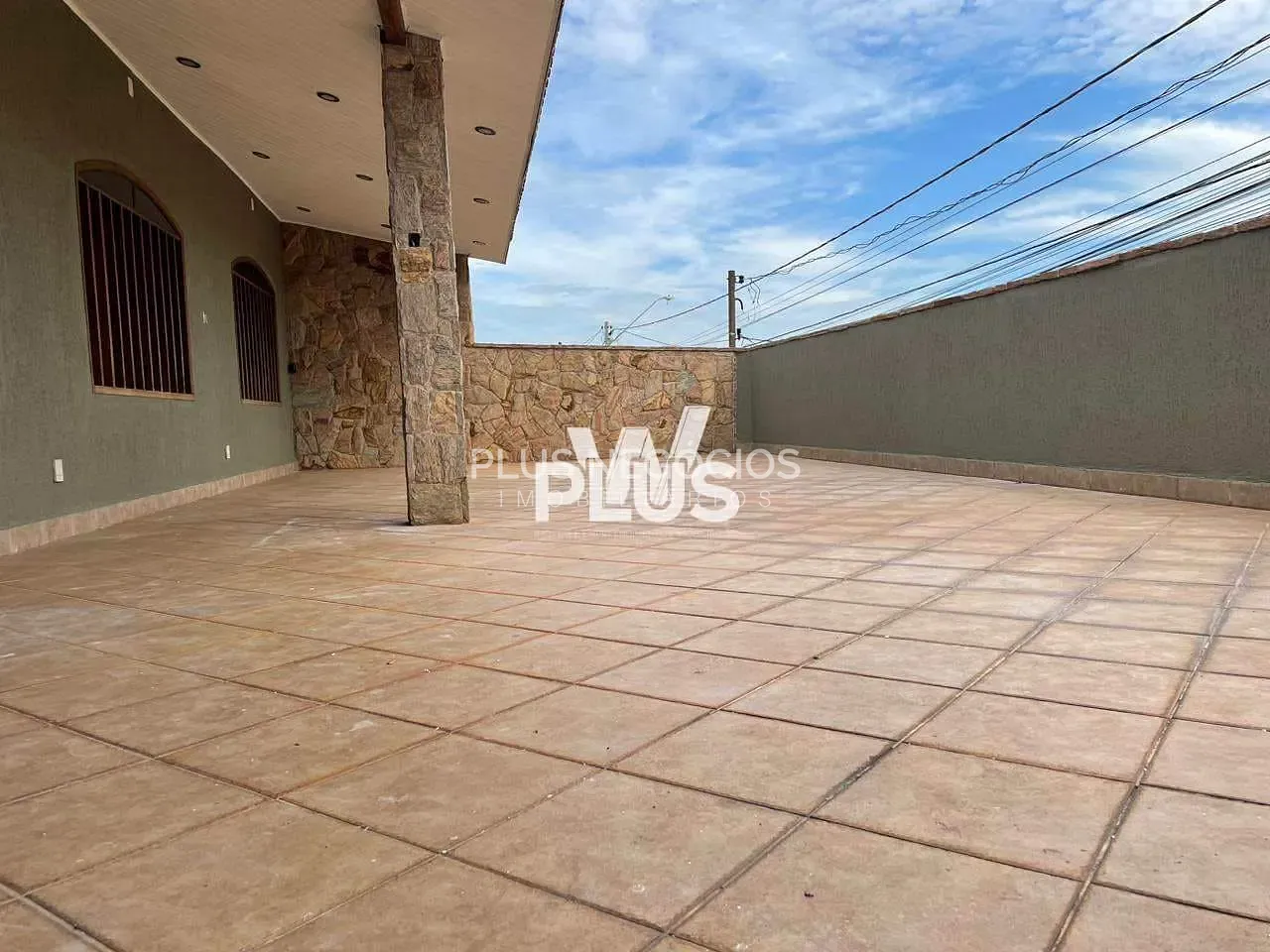 Sobrado, 3 quartos, 375 m² - Foto 1