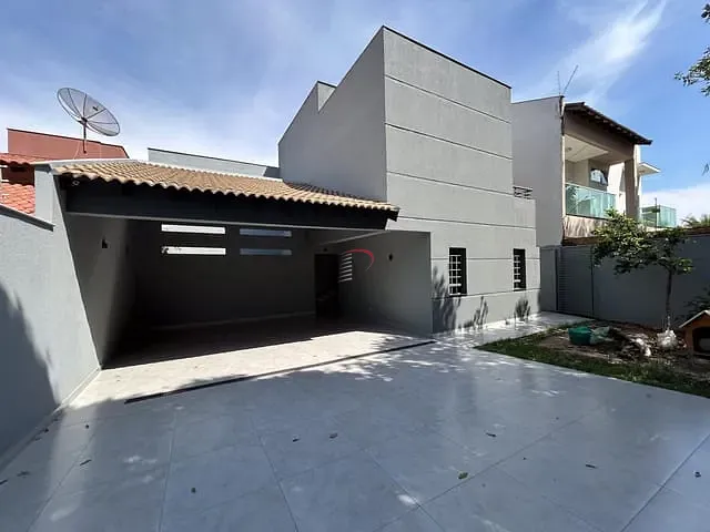 Sobrado com 427m² 4 quartos e 5 banheiros, à venda, no bairro Andrade em Londrina