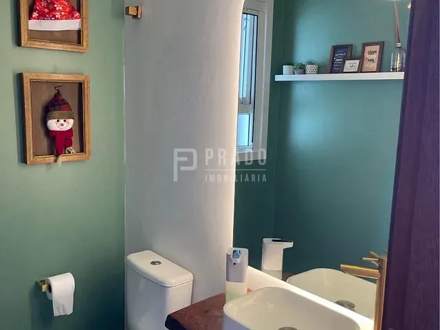 Sobrado com 180m² 3 quartos e 2 banheiros, à venda, no bairro Laranjal em Pelotas