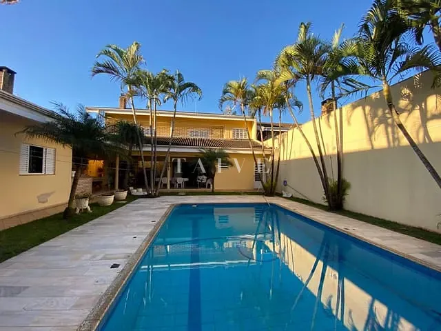 Sobrado com 613m² 4 quartos e 7 banheiros, à venda, no bairro Jardim Itatiaia 1 em Londrina