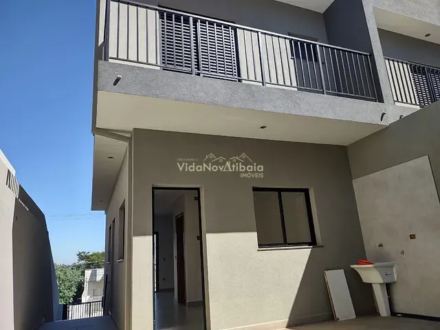 Sobrado com 65m² 2 quartos e 3 banheiros, à venda, no bairro Jardim Santo Antônio em Atibaia