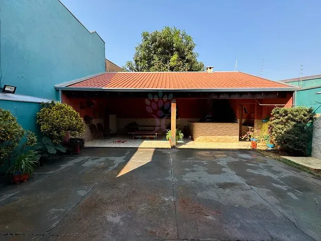Sobrado com 250m² 4 quartos e 4 banheiros, à venda, no bairro Guanandi II em Campo Grande