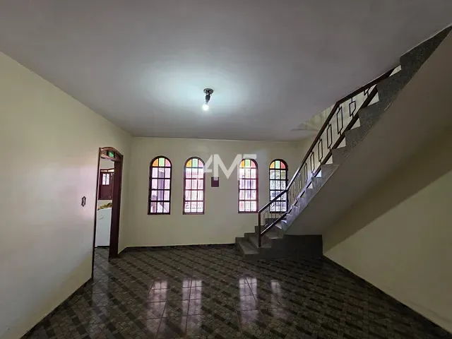 Sobrado com 250m² 5 quartos e 4 banheiros, à venda ou para alugar, no bairro Ceilândia Norte (Ceilândia) em Brasília