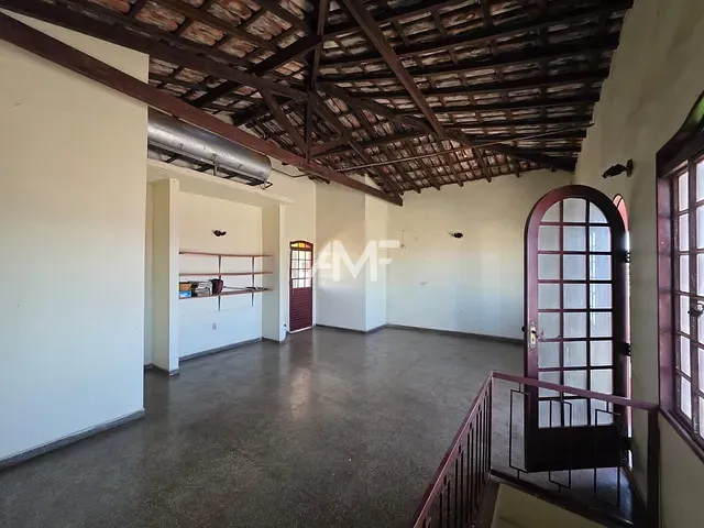 Sobrado com 250m² 5 quartos e 4 banheiros, à venda ou para alugar, no bairro Ceilândia Norte (Ceilândia) em Brasília