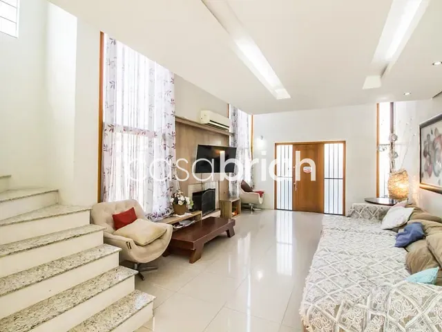 Sobrado com 381m² 3 quartos e 3 banheiros, à venda, no bairro Hamburgo Velho em Novo Hamburgo