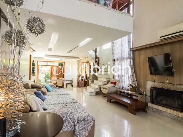 Sobrado com 381m² 3 quartos e 3 banheiros, à venda, no bairro Hamburgo Velho em Novo Hamburgo