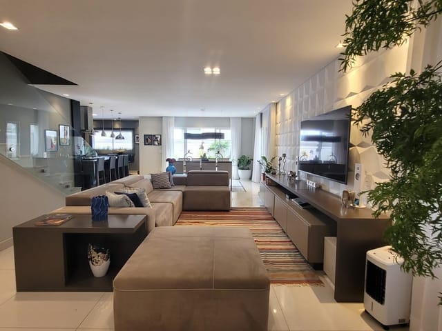 Casa com 334m² 3 quartos e 4 banheiros, à venda, no bairro Estrela em Ponta Grossa