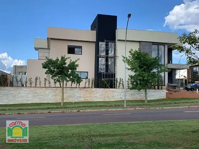 Sobrado com 438m² 4 quartos e 5 banheiros, à venda, no bairro Anápolis City em Anápolis