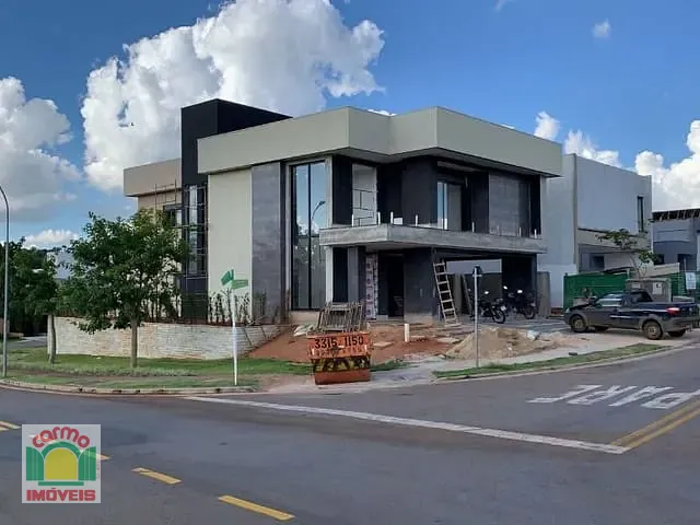 Sobrado com 438m² 4 quartos e 5 banheiros, à venda, no bairro Anápolis City em Anápolis