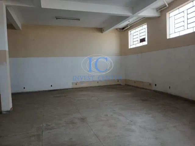 Sobrado com 177m² 3 quartos e 2 banheiros, à venda ou para alugar, no bairro Centro em Salto
