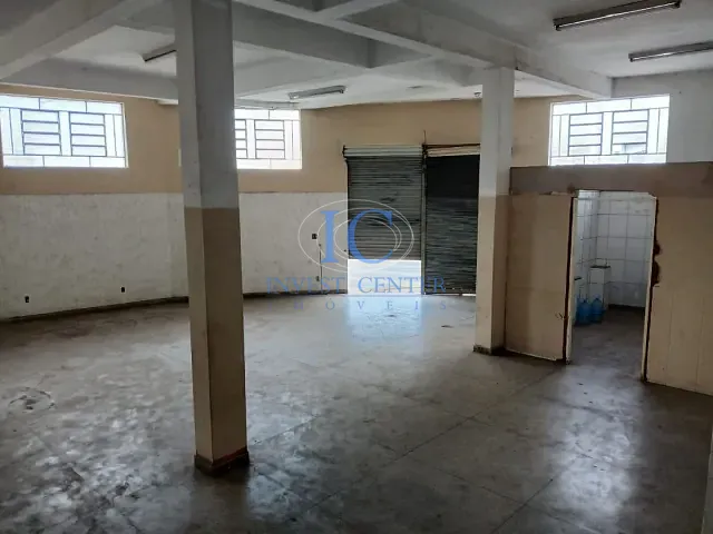 Sobrado com 177m² 3 quartos e 2 banheiros, à venda ou para alugar, no bairro Centro em Salto
