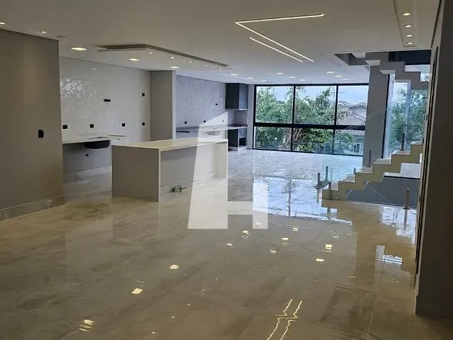 Sobrado com 300m² 4 quartos e 6 banheiros, à venda, no bairro Jardim Fazenda Rincão em Arujá