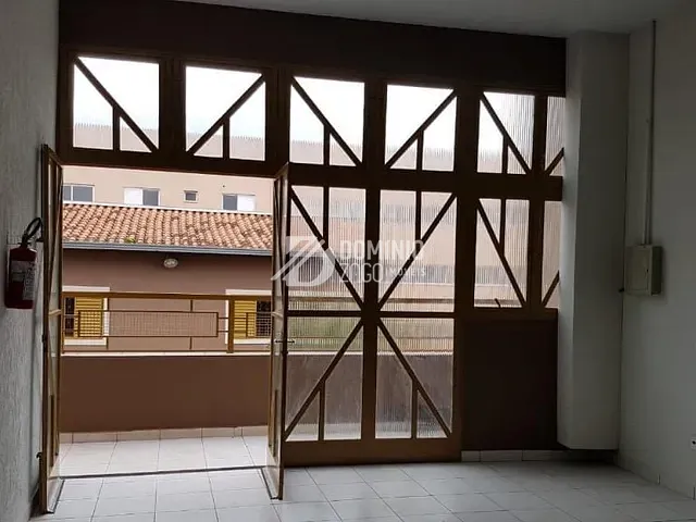 Sobrado com 375m², para alugar, no bairro São Benedito em Uberaba