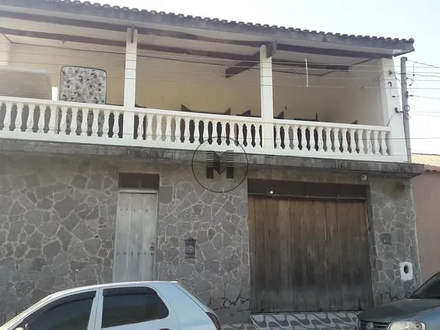 Sobrado com 300m² 3 quartos e 2 banheiros, à venda, no bairro Vila Rosa em Guaratinguetá