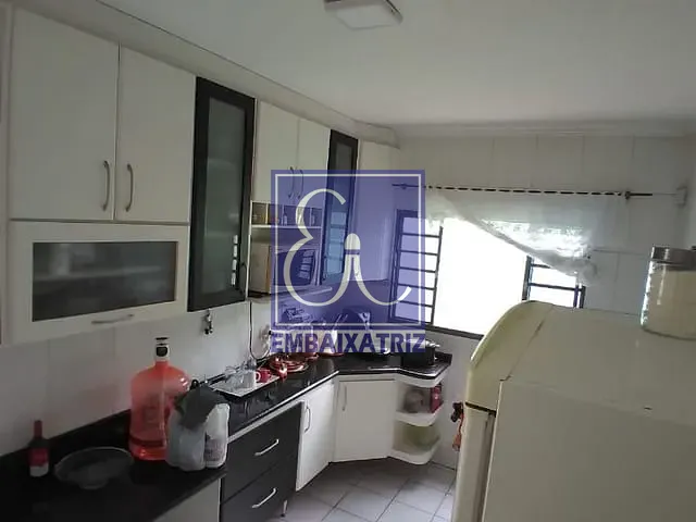 Sobrado com 150m² 3 quartos e 1 banheiro, à venda, no bairro Jardim Oriente em São José dos Campos