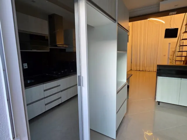 Sobrado com 250m² 3 quartos e 2 banheiros, à venda, no bairro Loteamento Chamonix em Londrina