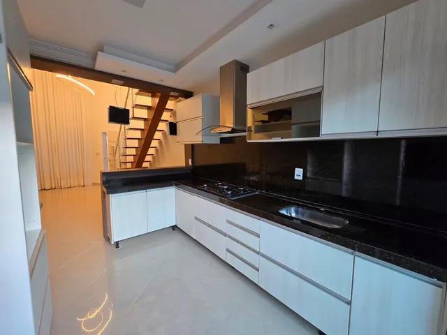 Sobrado com 250m² 3 quartos e 2 banheiros, à venda, no bairro Loteamento Chamonix em Londrina