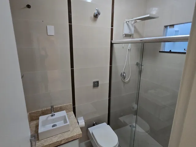 Sobrado com 250m² 3 quartos e 2 banheiros, à venda, no bairro Loteamento Chamonix em Londrina