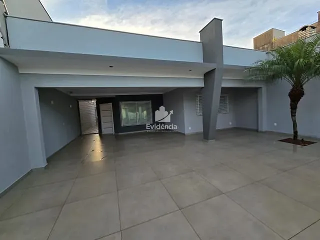 Sobrado com 250m² 3 quartos e 2 banheiros, à venda, no bairro Loteamento Chamonix em Londrina