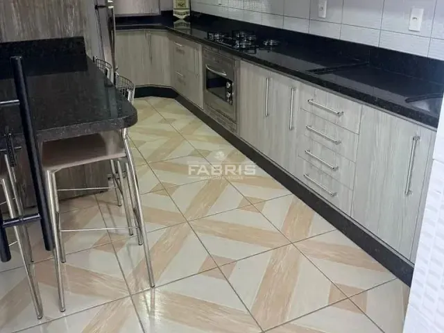 Sobrado 3 quartos e 3 banheiros, à venda, no bairro Loteamento Bieda em Campo Largo