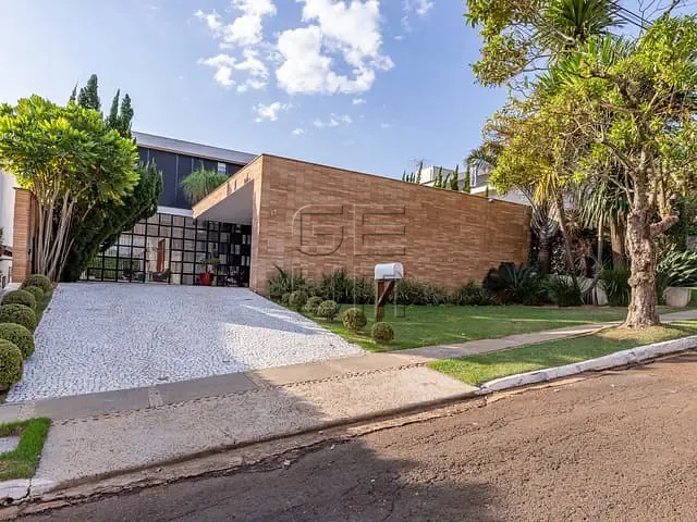 Sobrado com 675m² 3 quartos e 6 banheiros, à venda, no bairro Gleba Fazenda Palhano em Londrina