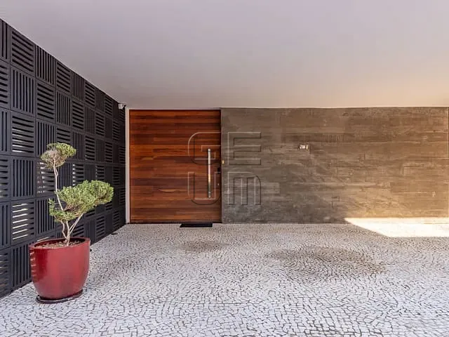 Sobrado com 675m² 3 quartos e 6 banheiros, à venda, no bairro Gleba Fazenda Palhano em Londrina