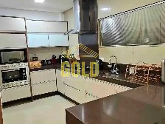 Sobrado com 330m² 4 quartos e 4 banheiros, à venda, no bairro Esperança em Londrina