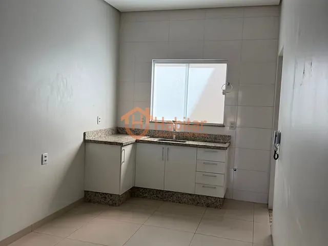Sobrado com 300m², para alugar, no bairro Centro Sul em Sorriso