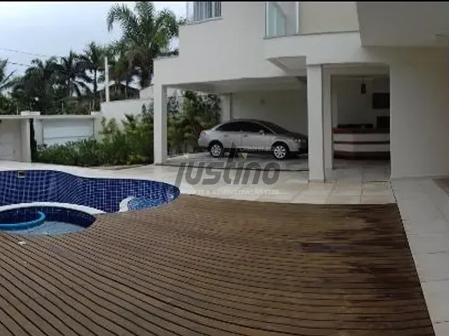 Sobrado com 492m² 4 quartos e 2 banheiros, à venda, no bairro Jardim Itanhaém em Itanhaém