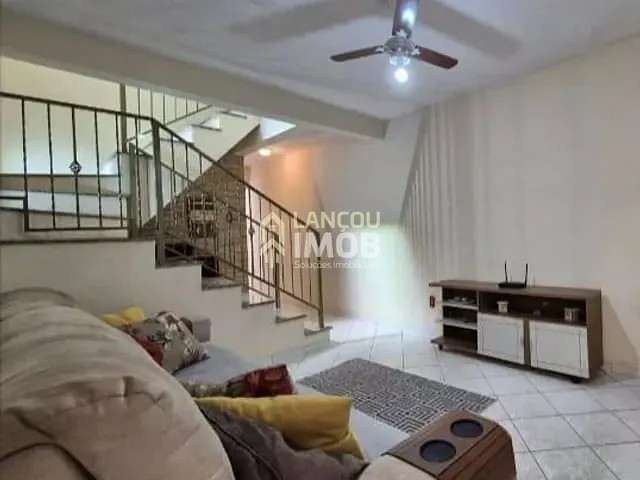 Sobrado 3 quartos e 1 banheiro, à venda, no bairro Tulipas em Jundiaí