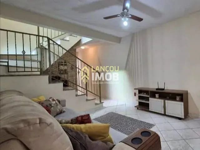 Sobrado 3 quartos e 1 banheiro, à venda, no bairro Tulipas em Jundiaí